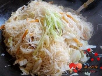step5: 加芹菜滴香油