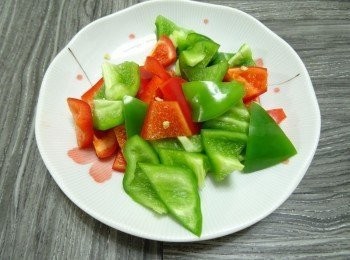 step2: 青／紅椒切角