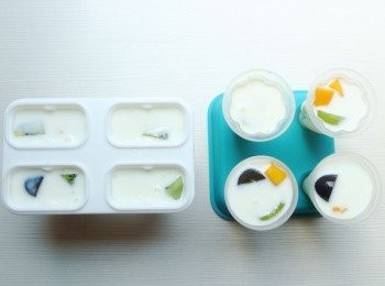 step4: 再注入優酪乳約9分滿。