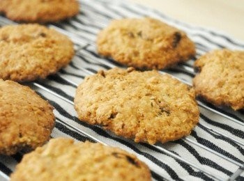 step5: 放入已預熱焗爐180度， 焗12至15分鐘即成！