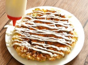 step8: 唧上日式蛋黃醬。