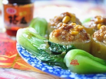 step5: 熱騰騰的美味，一人一個黃瓜盅，讓享用的人享受美味又有飽足感喔!