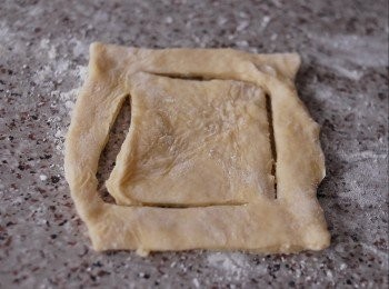 step4: 然後打開，成兩個一大一小的正方形