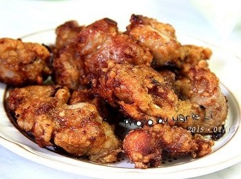 step3: 中火炸至表面金黃酥脆即可撈起瀝乾多餘的油