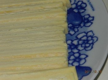 step1: 冷凍酥皮切成長條