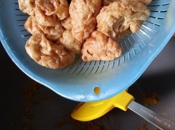 step4: 倒入炸麵筋炒勻