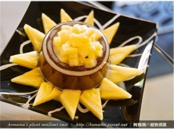 step4: 最後淋上些許的煉乳來增味，一口吃下，多層次的風味，爽口又營養。