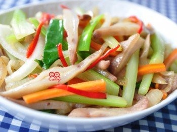 step5: 油油亮亮好吃的美容聖品快炒上菜囉!