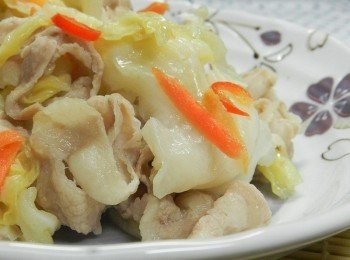 step4: 簡單的台式泡菜炒肉片就完成囉!!!!