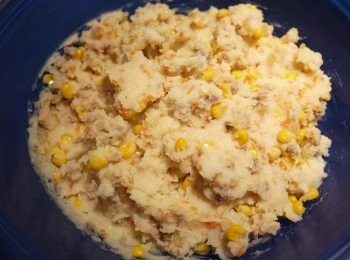 step8: 將放涼的馬鈴薯泥、肉末混合均勻