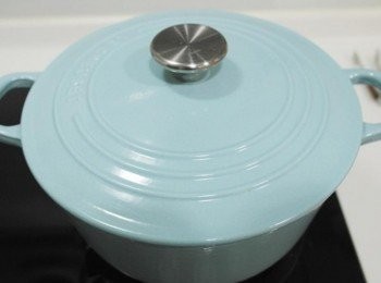 step4: 蓋上鍋蓋後悶煮到綠豆都裂開~~~