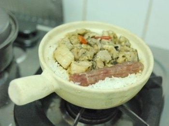 step4: 享用時灑上蔥花，淋上豉油享用