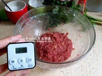 step5: 蓋上保鮮紙放入雪櫃靜待1小時