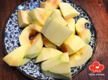 step1: 青木瓜去皮去核後，切塊備用