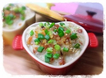 step6: 放入滾水中蒸約45分鐘，用牙籤插入糕中，沒有粉槳黏著即可。