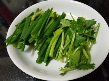 step4: 蔥段，芫茜