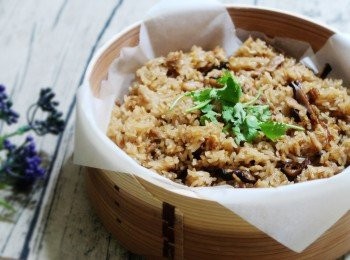 step7: 懷舊風味油飯就能上桌品嘗了~