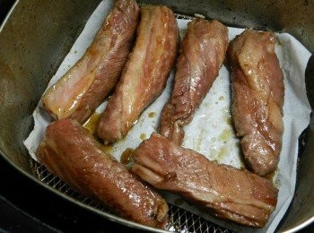 step2: 將牛腩放入氣炸鍋中，120度10分