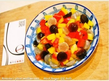 step5: 倒入蘋果醋與檸檬汁，與<span class="group_1">食材</span>相互拌勻後，即可食用。