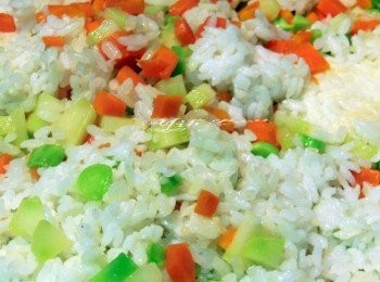 step6: 加入白飯炒軟