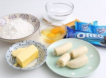 step1: 將牛油溶液和糖打至奶白色。
