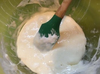 step3: 將牛油同綿花糖搞混。