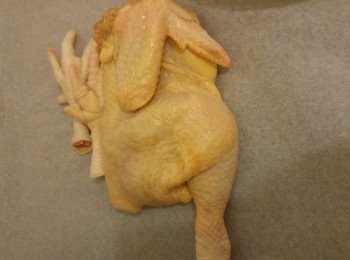 step2: 用牛油紙包第一層。