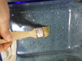 step6: 蒸碟先掃上一層油,倒入粉漿，蓋上蓋或包上錫紙，將粉漿用大火蒸20-30分鐘,(蒸的時間是因應蒸碟厚薄而定)灘凍待用,(必須要灘凍,否則粉糰太軟身難控制)
