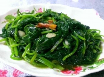 step4: 很普通的<span class="group_1">食材</span>~很簡單的做法~做菜不難~只要肯動手做~吃的安心啊~