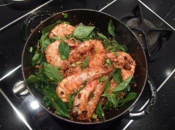 step9: 加入九層塔可增加香氣,或可不加。