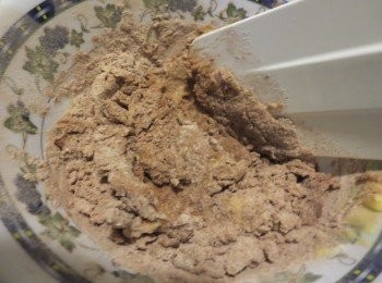 step3: 将所有粉类过筛，加入第二步中