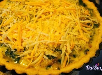 step12: 灑上芝士碎。