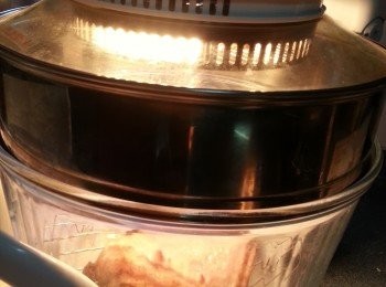 step10: 光波爐用加高圈,底架,250c先波30分鐘(全程豬皮向天),再取走加高圈,再波15分鐘即可(用加高圈是令肉質不會因火力太猛而un,取走加高圈波15分鐘是令豬皮更受熱而爆脆)