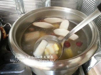 step5: 再加入准山 , 圓肉及貢梨肉拌勻