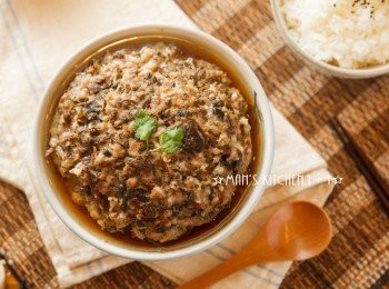 step5: 這樣經典又下飯的梅菜蒸肉餅是不是很簡單，妳也快點來試試看，保證又會多吃一兩碗飯喔~ (拍肚子~