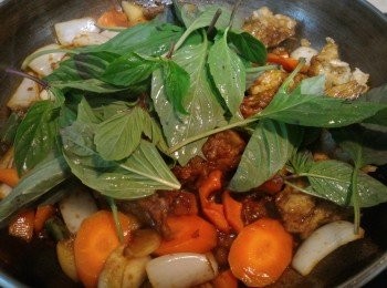 step7: 最後放九層塔，炒一下就熄火