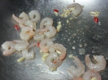 step8: 落蝦仁兜炒