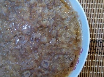 step7: 同樣道理，如想吃洋蔥蒸牛肉餅，則省去4-6步驟，把拌好的肉料放在碟內蒸熟便可。