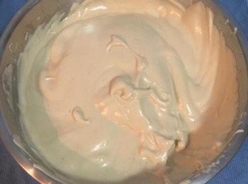 step13: ㄧ定要快速但輕柔的拌勻，最後蛋糕糊呈「拋拋」的樣子。