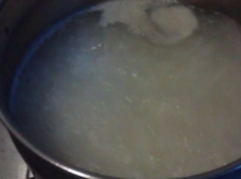 step2: 大火煮開後轉小火，煮30分鐘。