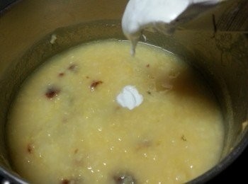 step4: 再加入椰漿拌勻,再加入1/4茶匙鹽帶出椰子香味