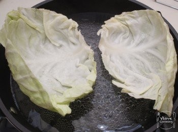 step3: 之後將高麗菜灼至軟身