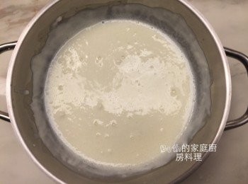 step2: Mascarpone 起司隔水加熱拌勻成液態的糊狀，加入1拌勻成起司糊