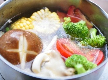 step8: 再放入剩下的蔬菜滾煮