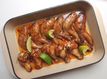 step6: 完成後擠上檸檬汁及淋上酸辣醬,即可享用