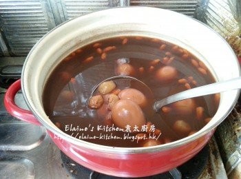 step8: 最後加入片糖及杞子拌勻 , 轉用中火煮至片糖完全溶掉後熄火焗20分鐘即可