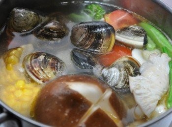 step10: 再放入蛤蜊