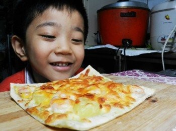 step6: 佑佑露出超開心的笑容，一直問我：「媽媽！可以吃了嗎？」