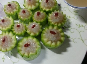 step14: 倒入適量清雞湯(作用是浸住翠玉瓜蒸,令瓜更有甜味)