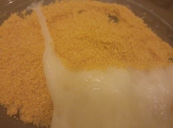 step5: 糯米粉團放入花生粉(可分幾次加入)